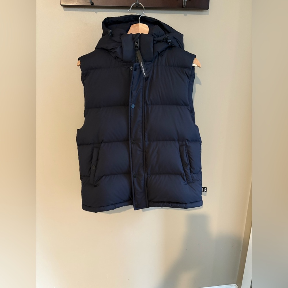 Aritzia Super Puff Vest  Size M